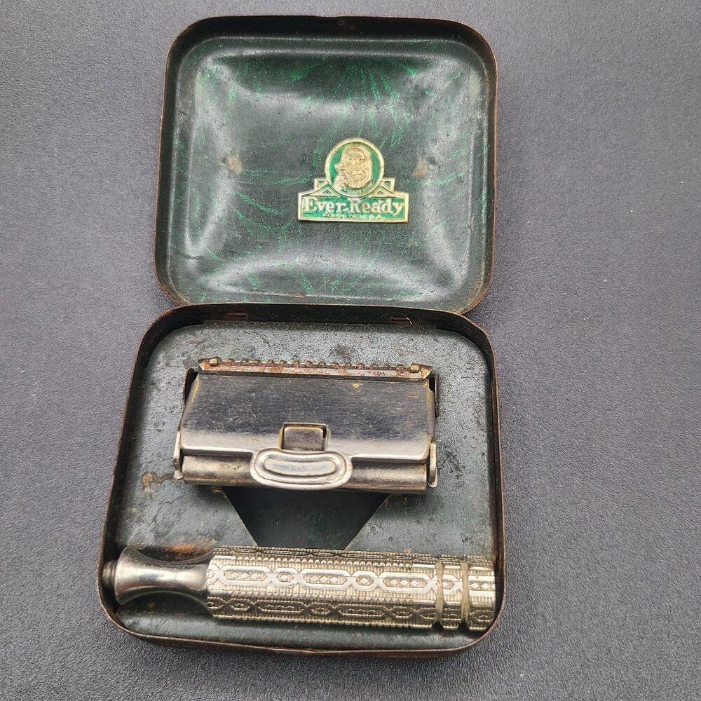 VTG Ever Ready Safety Razor Set with Metal Case.